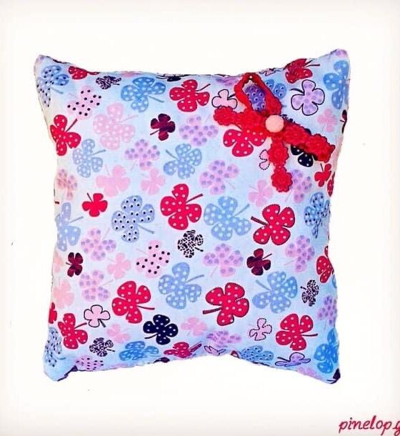Μαξιλαράκι με τριφύλλια