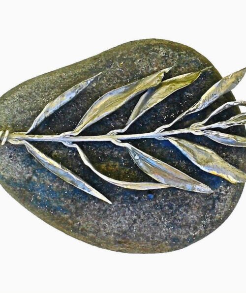 Διακοσμητική πέτρα με ασημένιο κλαδί ελιάς