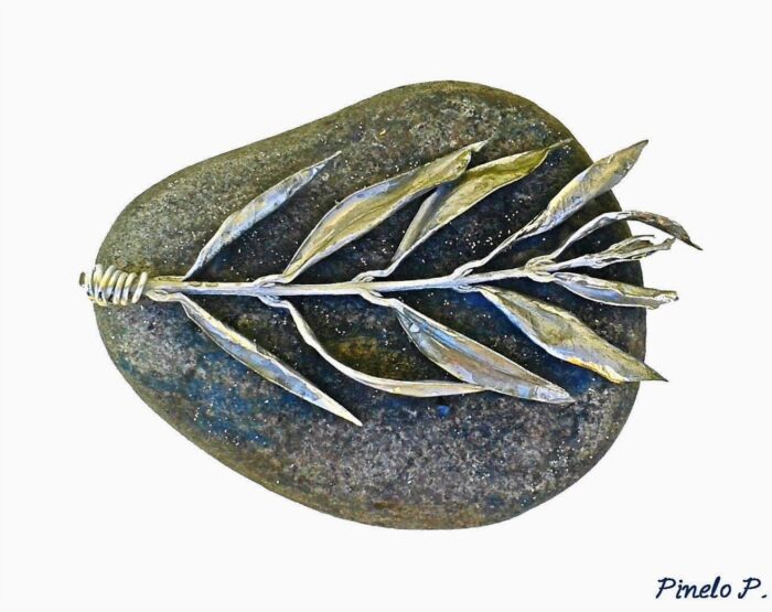 Διακοσμητική πέτρα με ασημένιο κλαδί ελιάς