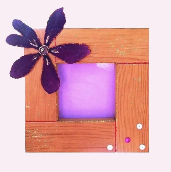 Ειδική παραγγελία κορνίζα με λουλούδι