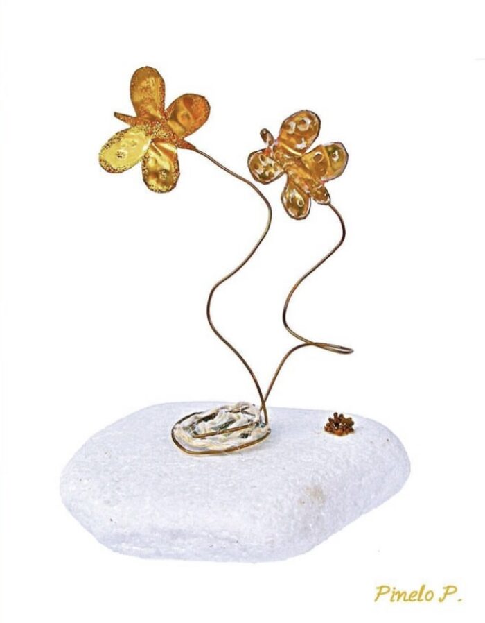 Διακοσμητικό με χρυσές πεταλούδες